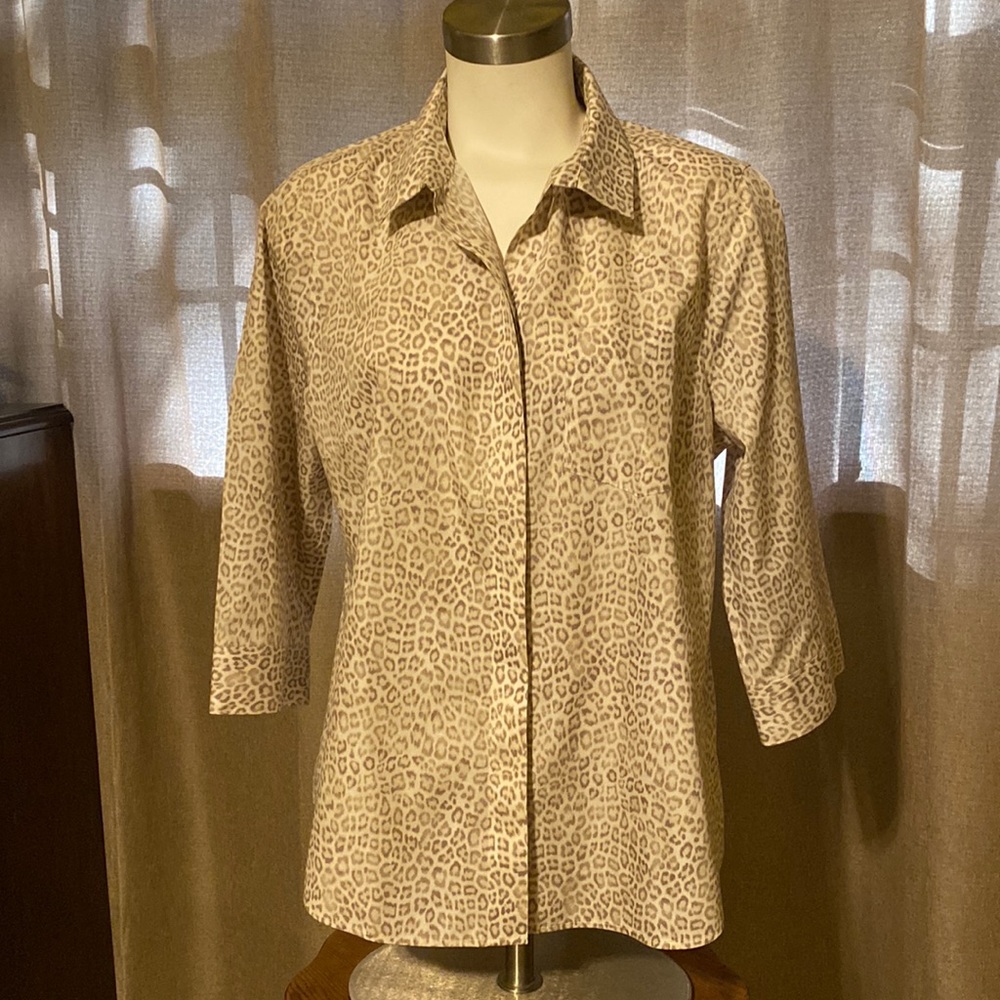 Chicos Animal print button down blouse sz 1.5